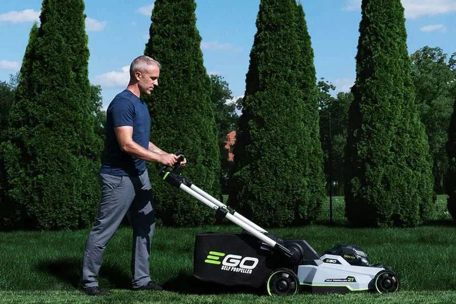 self propelled lawnmower